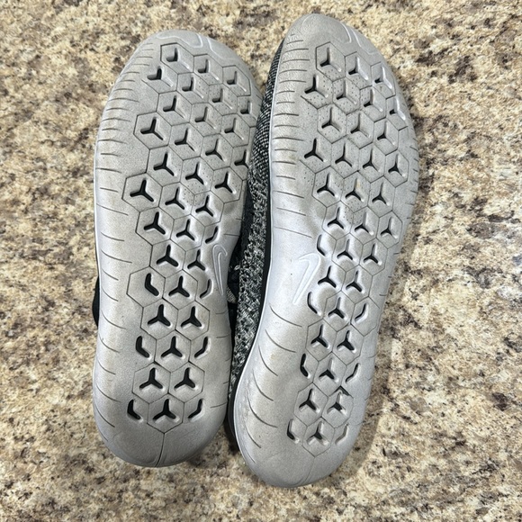 Nike Free Rn Flyknit - Picture 4 of 4
